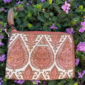 Spartina 449 Tan and Cream Wristlet